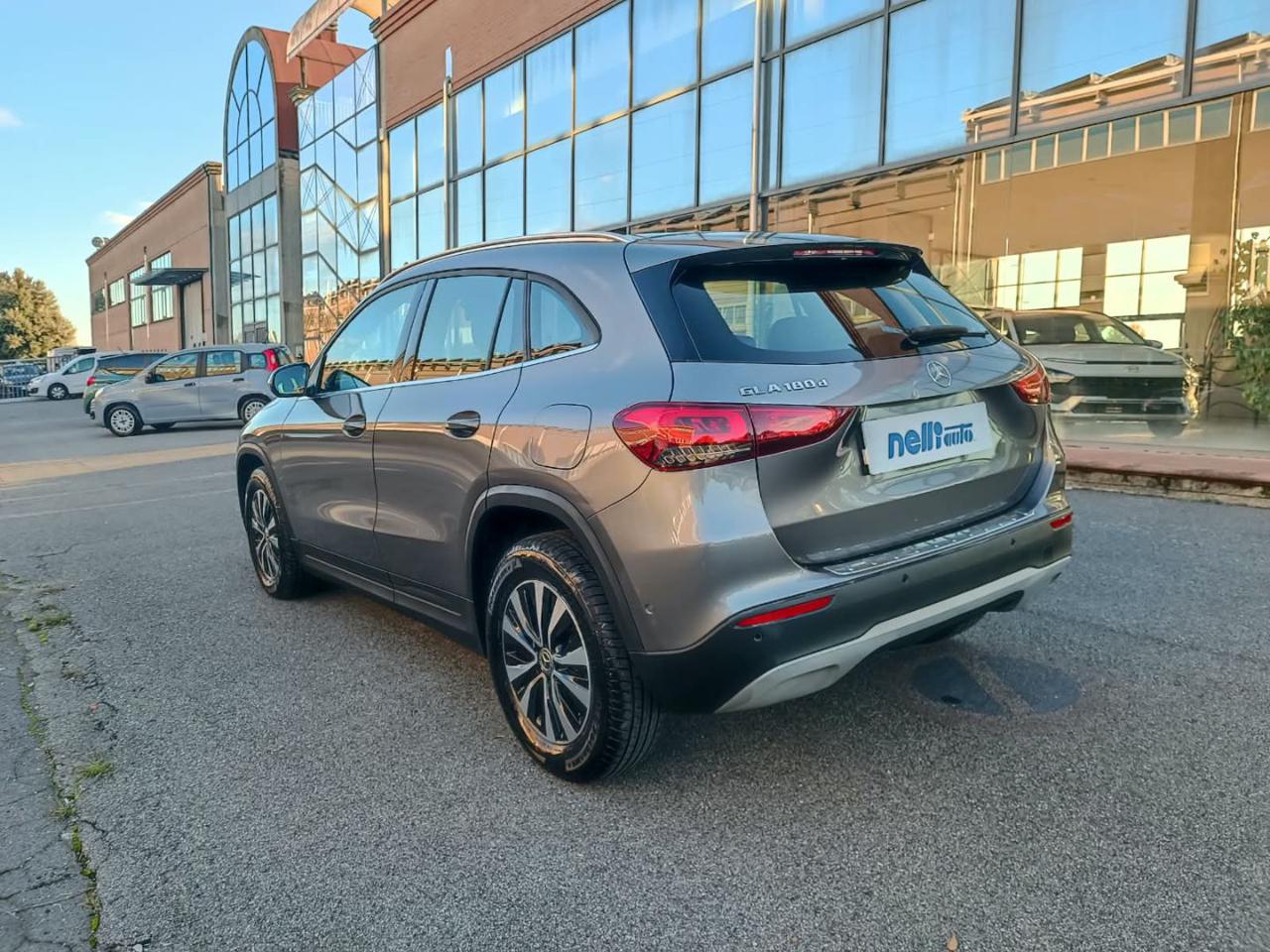 MERCEDES-BENZ GLA 180 d Automatic Sport - 2
