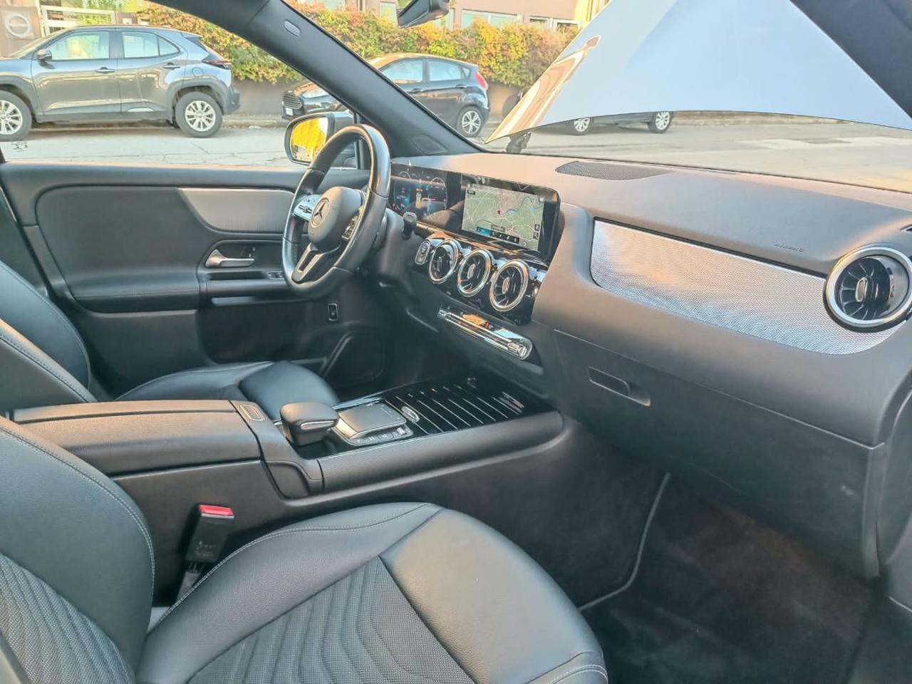 MERCEDES-BENZ GLA 180 d Automatic Sport - 11