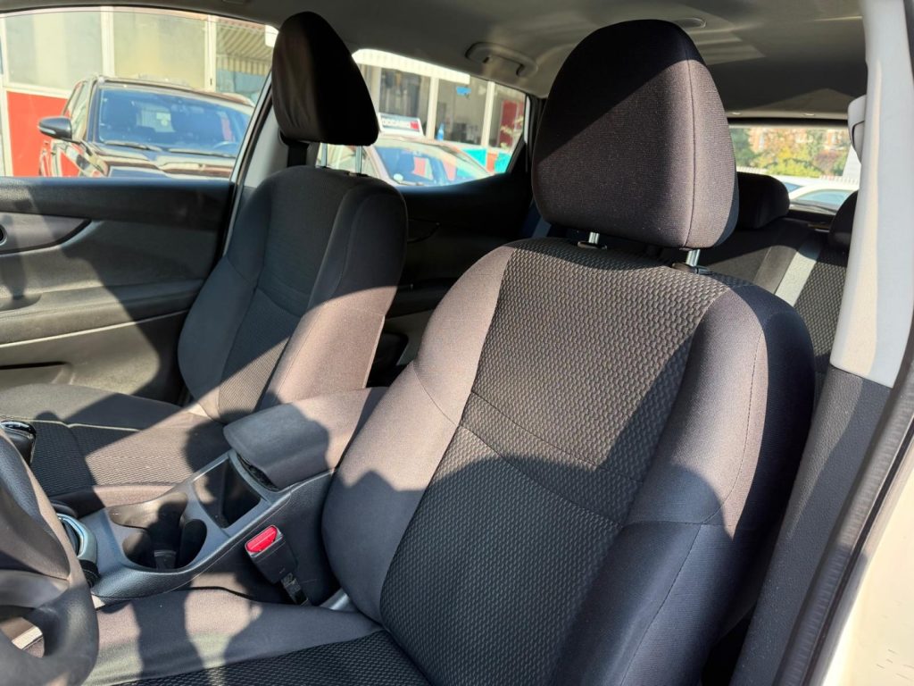 NISSAN Qashqai 1.2 DIG-T Acenta - 16