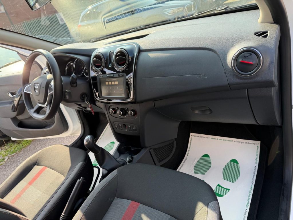 DACIA Sandero 0.9 TCe 90 CV Techroad AUTOCARRO N1 - 17