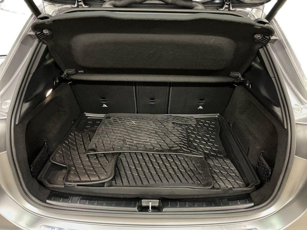 MERCEDES-BENZ GLA 35 AMG 4Matic AMG Premium Racing Collection - 13