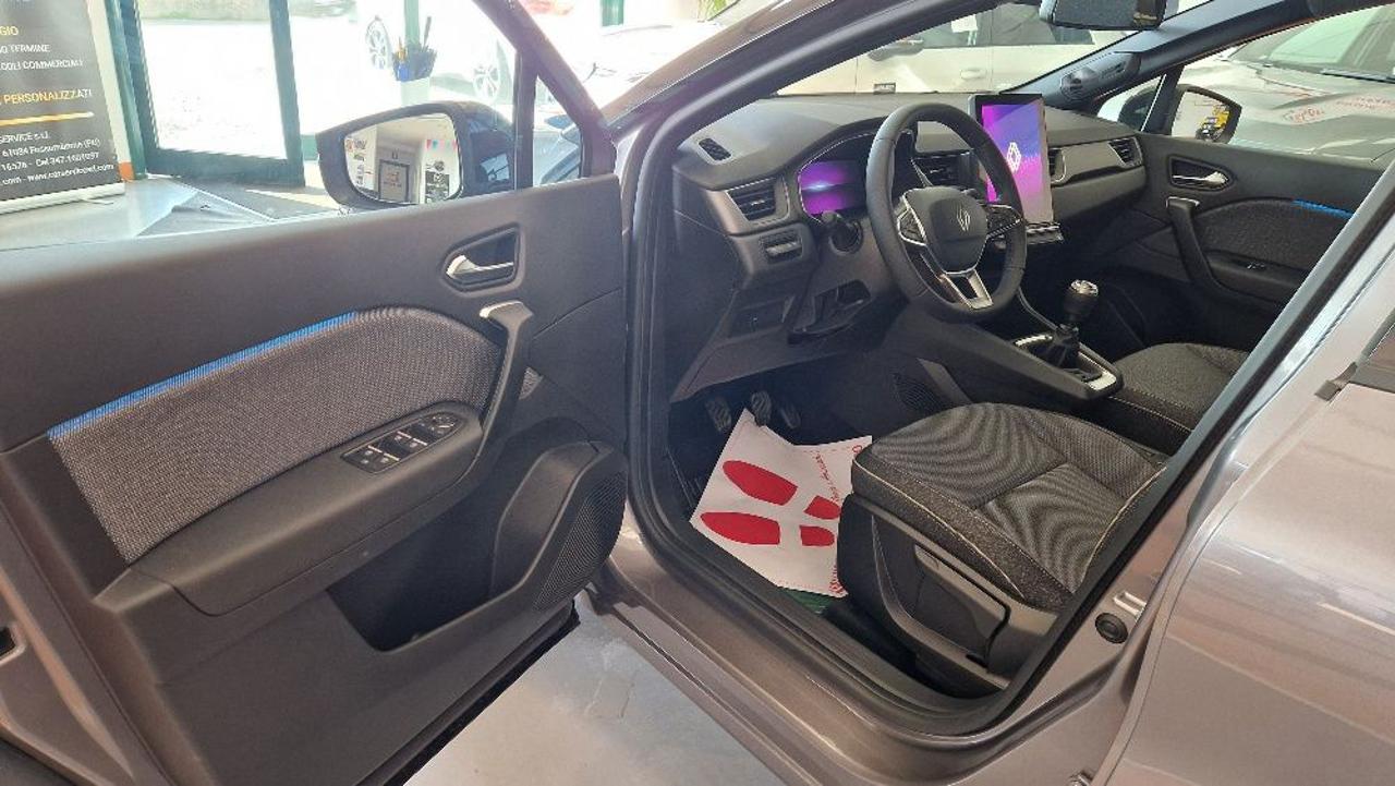 RENAULT Captur Techno ECO-G 120 KM.0 - 9