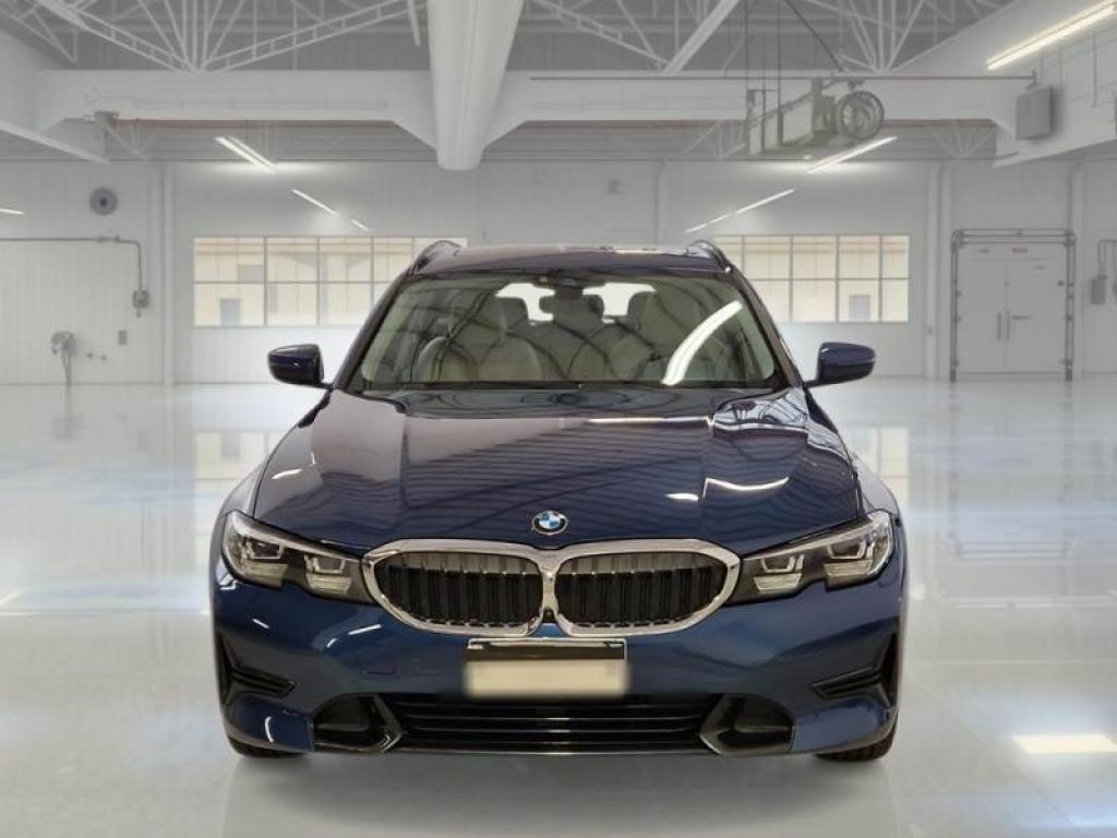 BMW 320 d 48V xDrive Touring Sport - 3