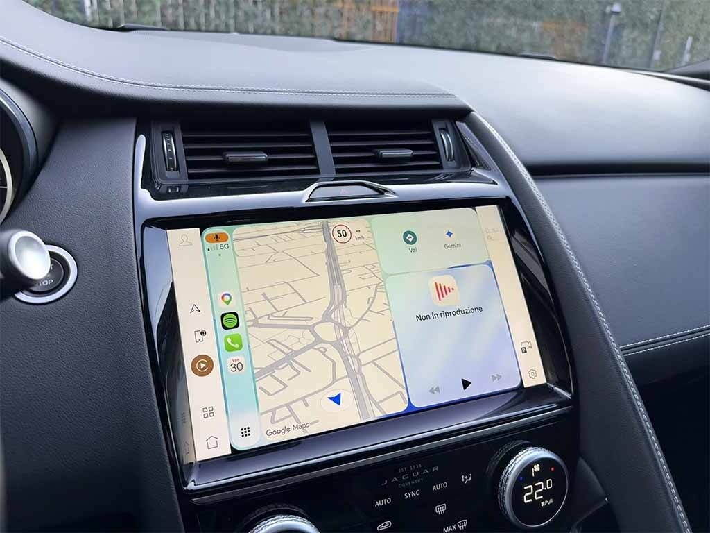 JAGUAR E-Pace 1.5 i3 phev R-Dynamic SE awd 309cv PREZZO REALE - 17
