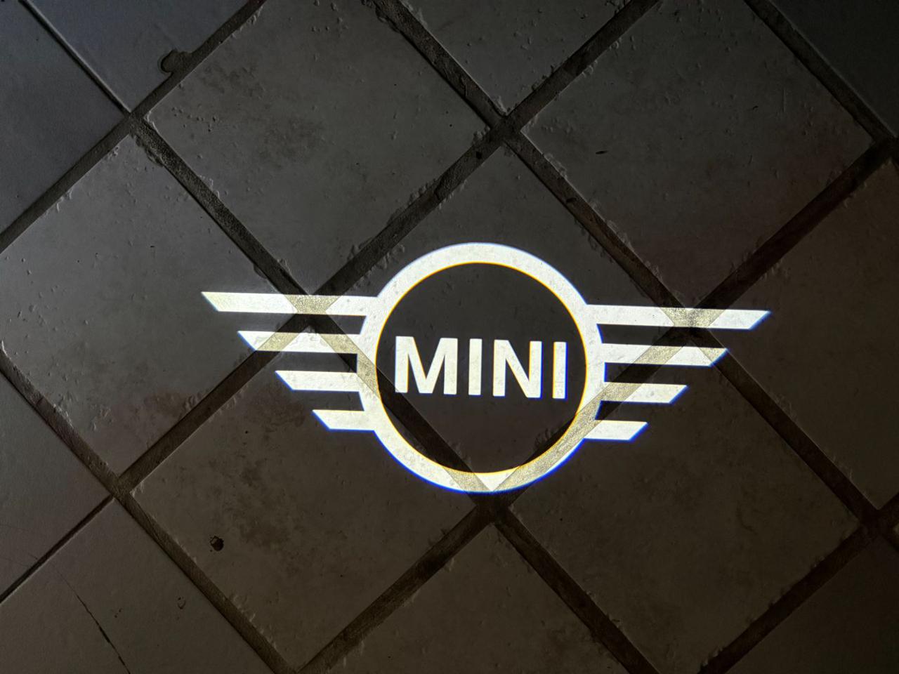 MINI Countryman D JCW Countryman TETTO APR/PAN-CERCHI DA 20. - 41