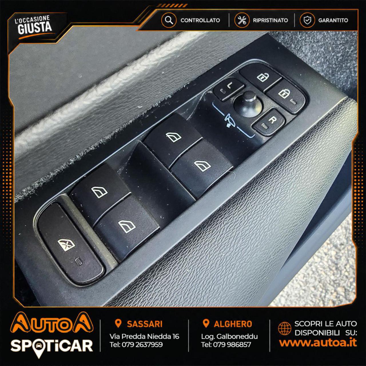 VOLVO XC40 D3 AWD Geartronic Momentum - 17