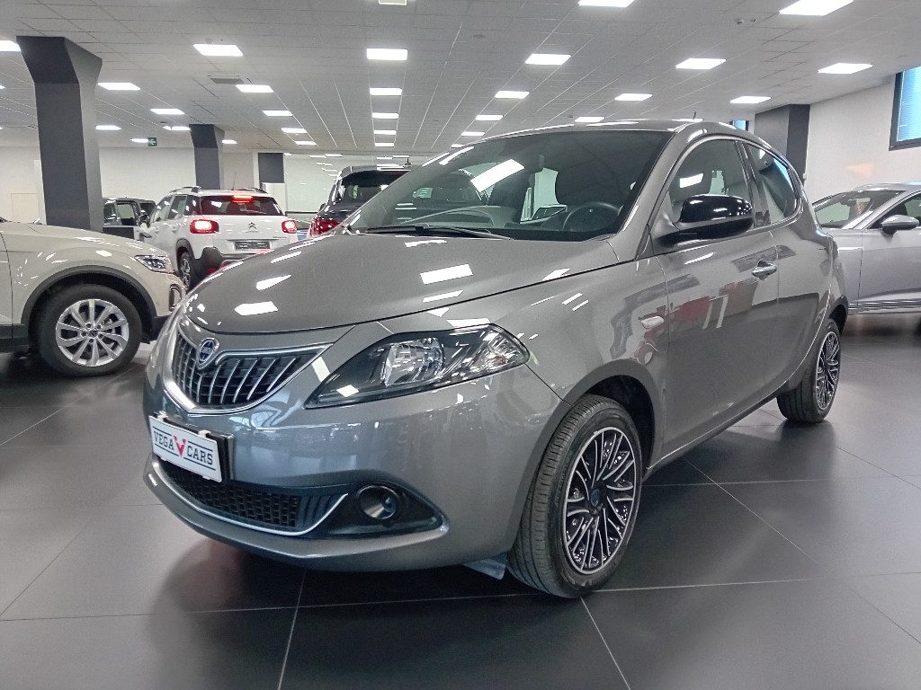 Clicca per ingrandire Ypsilon - 1.0 FireFly 5 porte S&S Hybrid Ecochic Gold