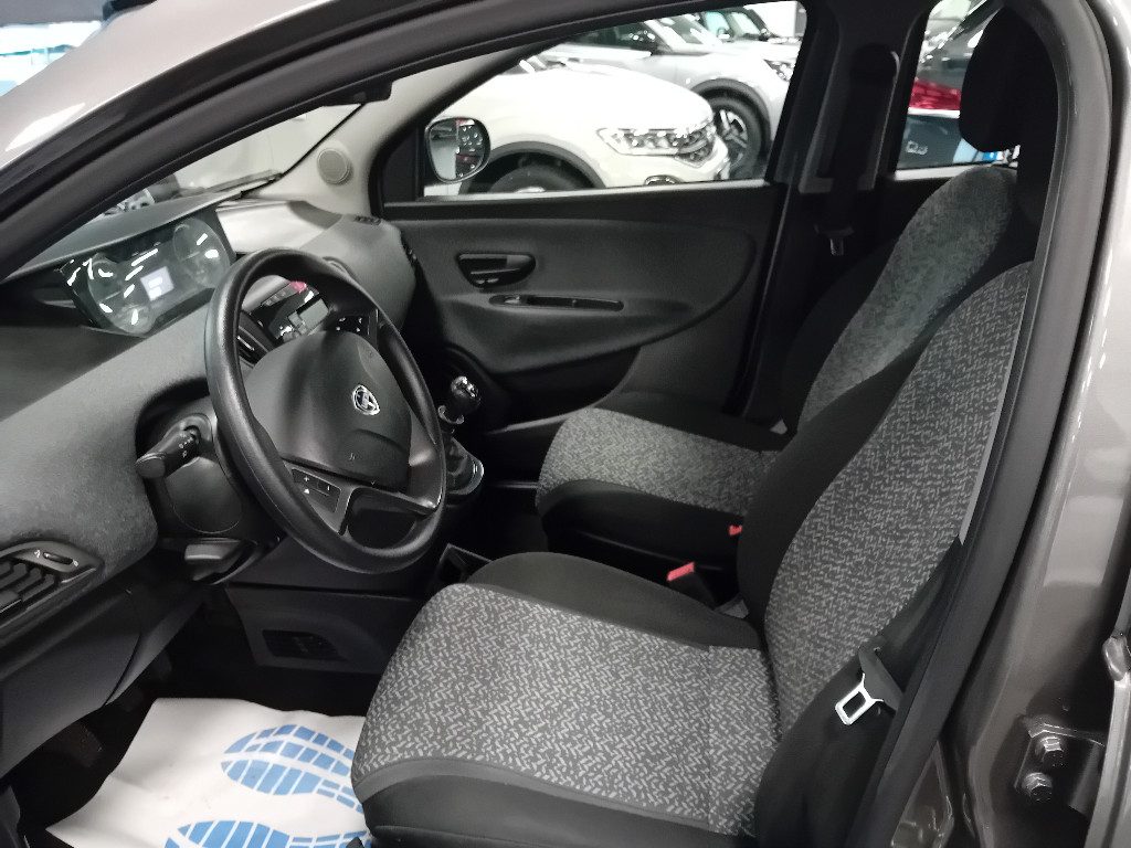 Clicca per ingrandire Ypsilon - 1.0 FireFly 5 porte S&S Hybrid Ecochic Gold