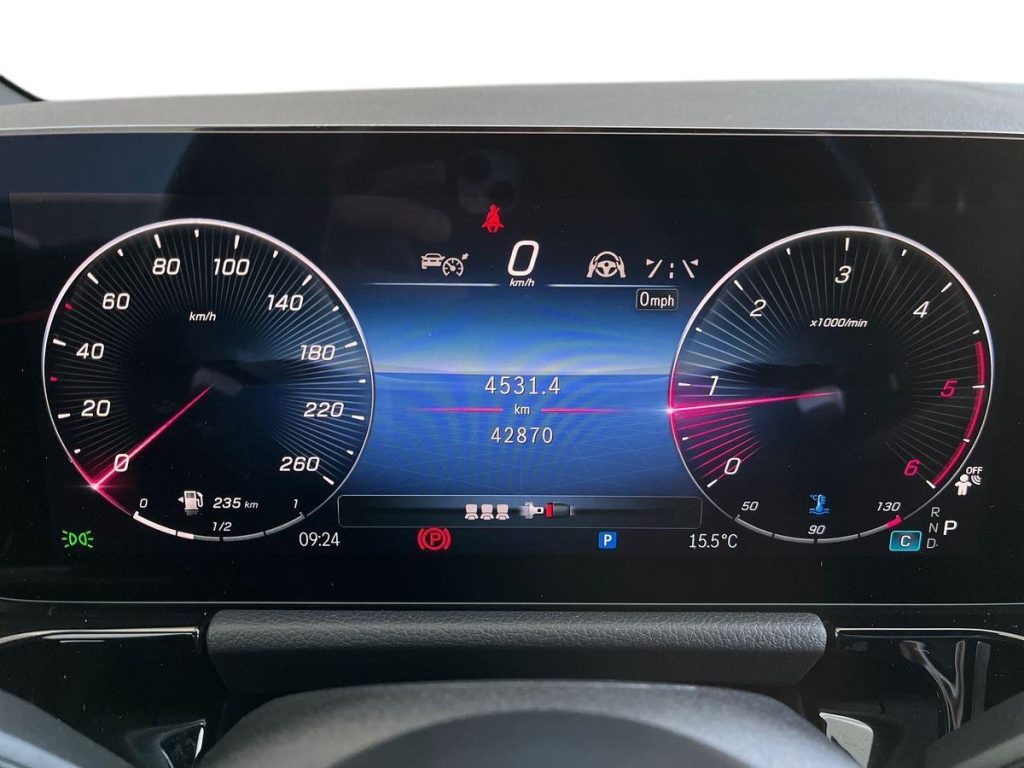 MERCEDES-BENZ GLA 200 d 4matic AMG Line Advanced Plus - 8