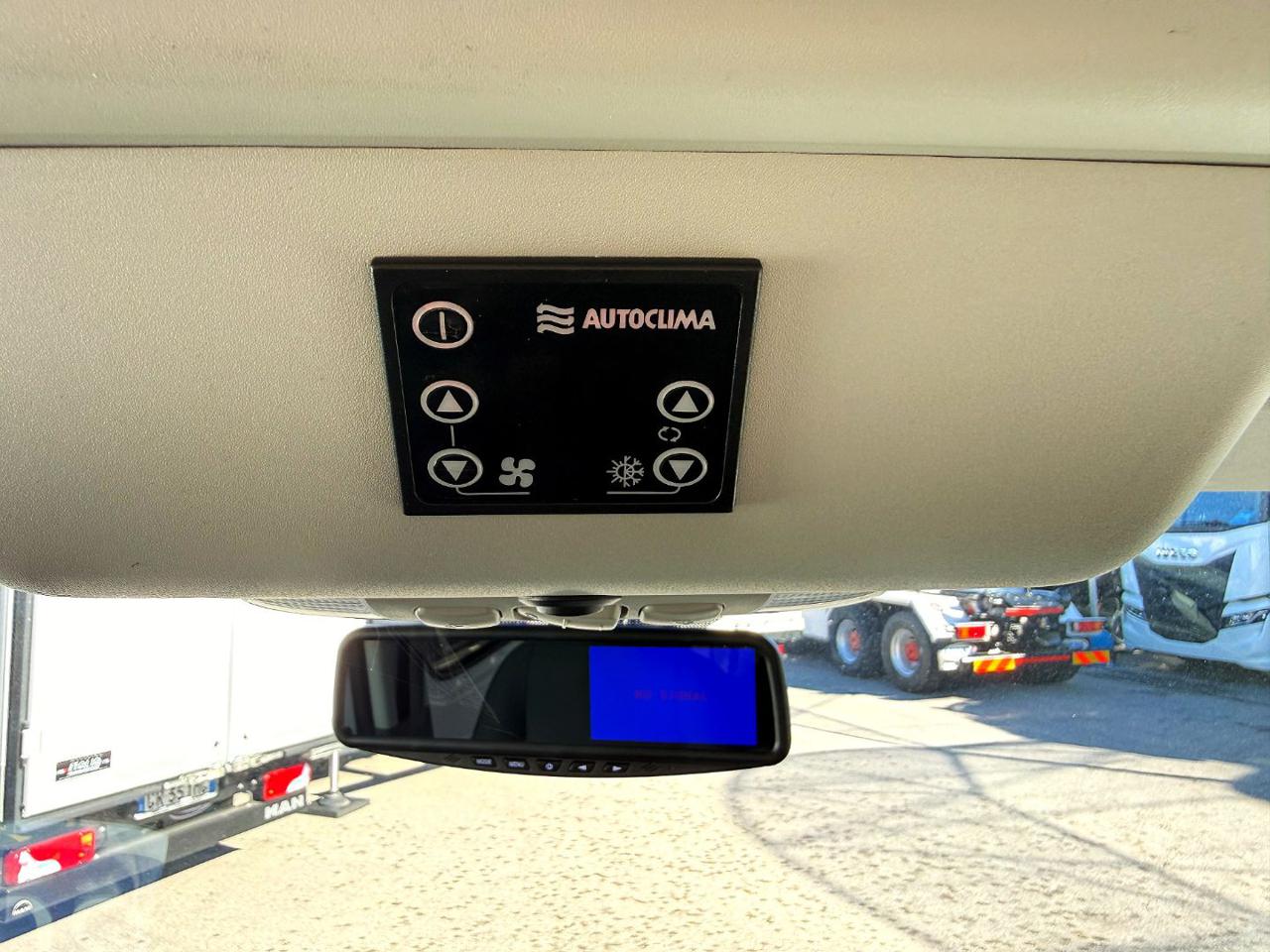 FORD TRANSIT TRASPORTO PERSONE CON DISABILITA - 14