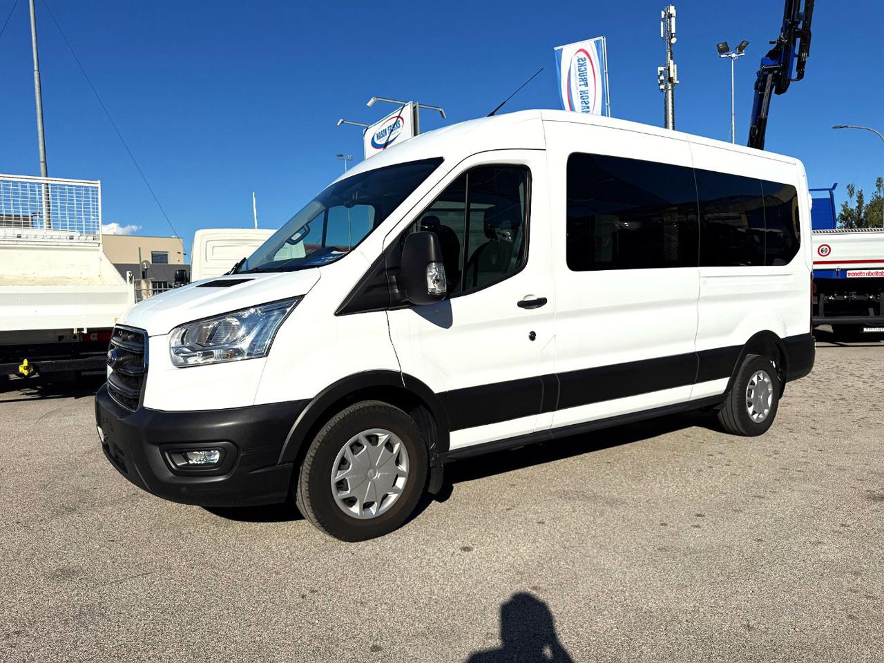 FORD TRANSIT TRASPORTO PERSONE CON DISABILITA - 3
