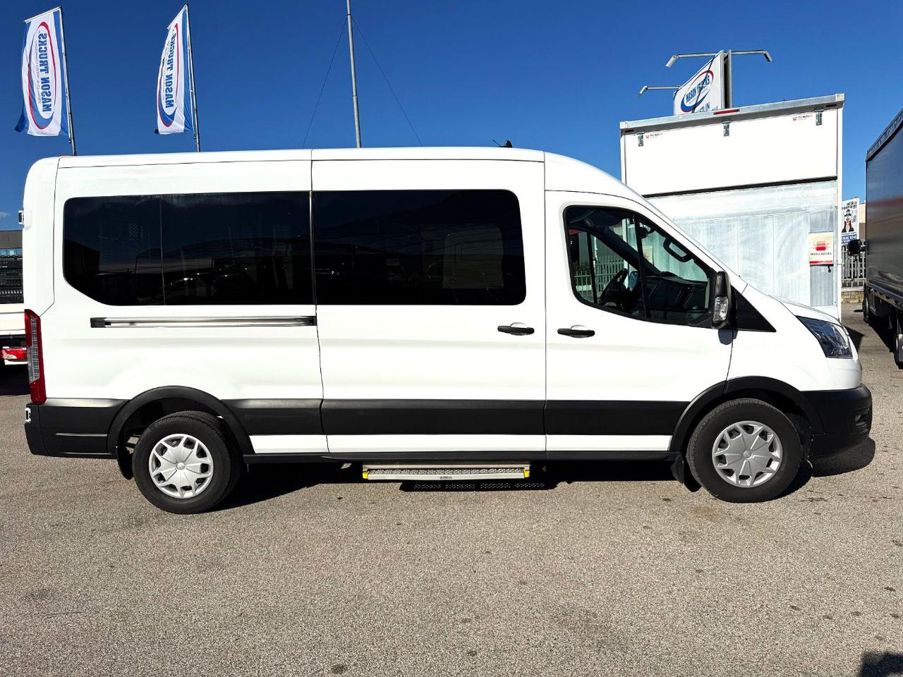 FORD TRANSIT TRASPORTO PERSONE CON DISABILITA - 4