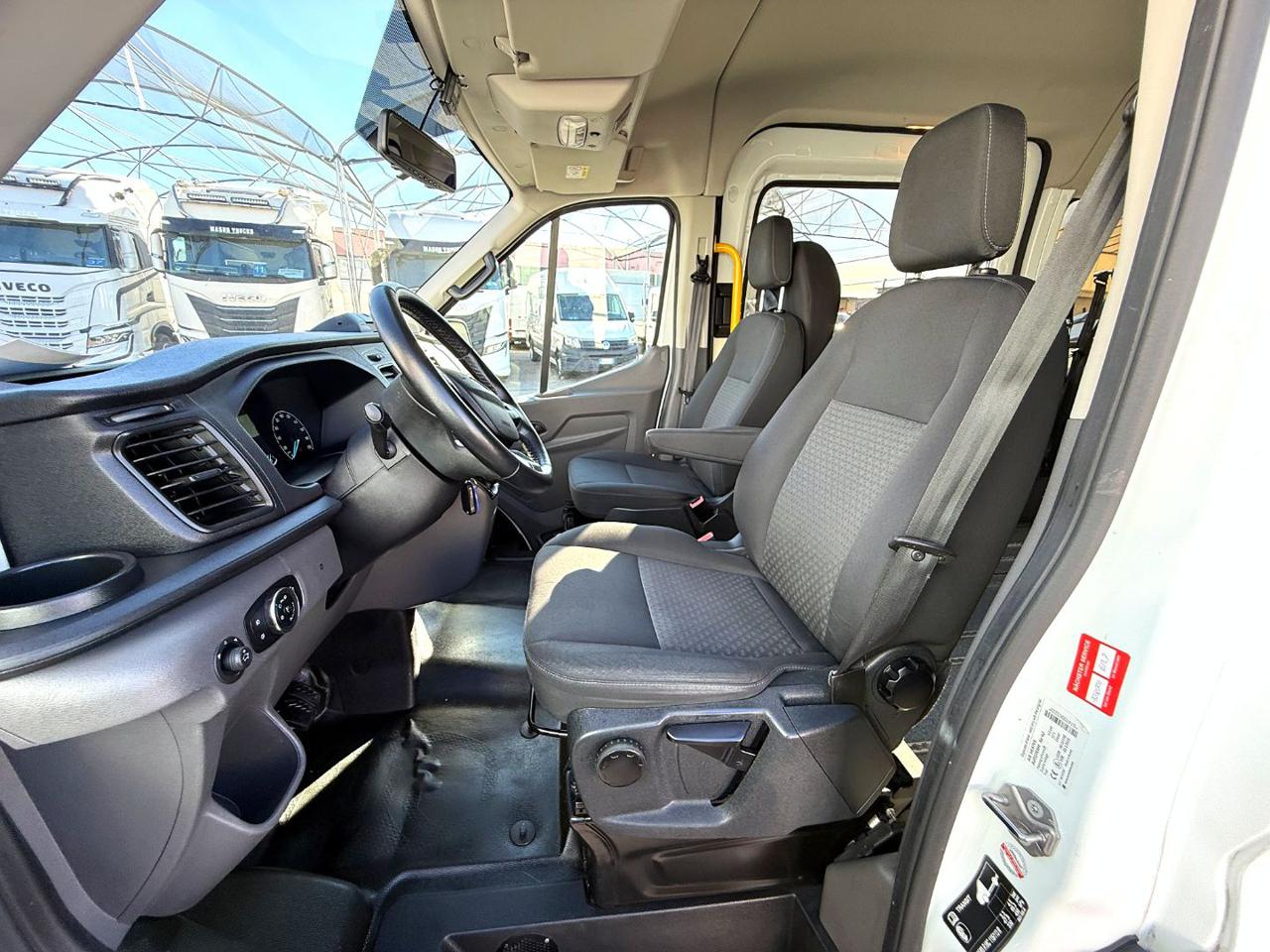 FORD TRANSIT TRASPORTO PERSONE CON DISABILITA - 8