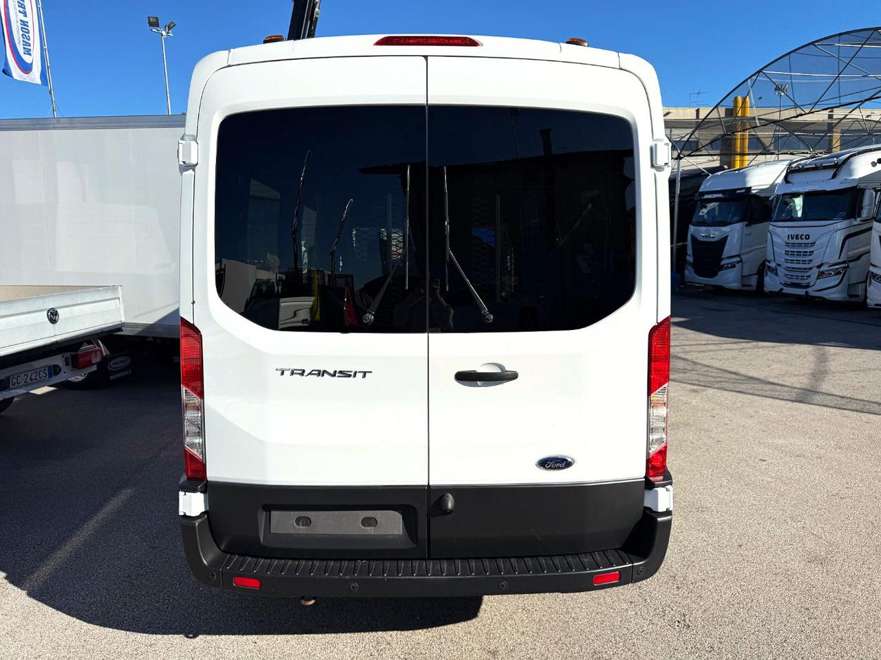 FORD TRANSIT TRASPORTO PERSONE CON DISABILITA - 7
