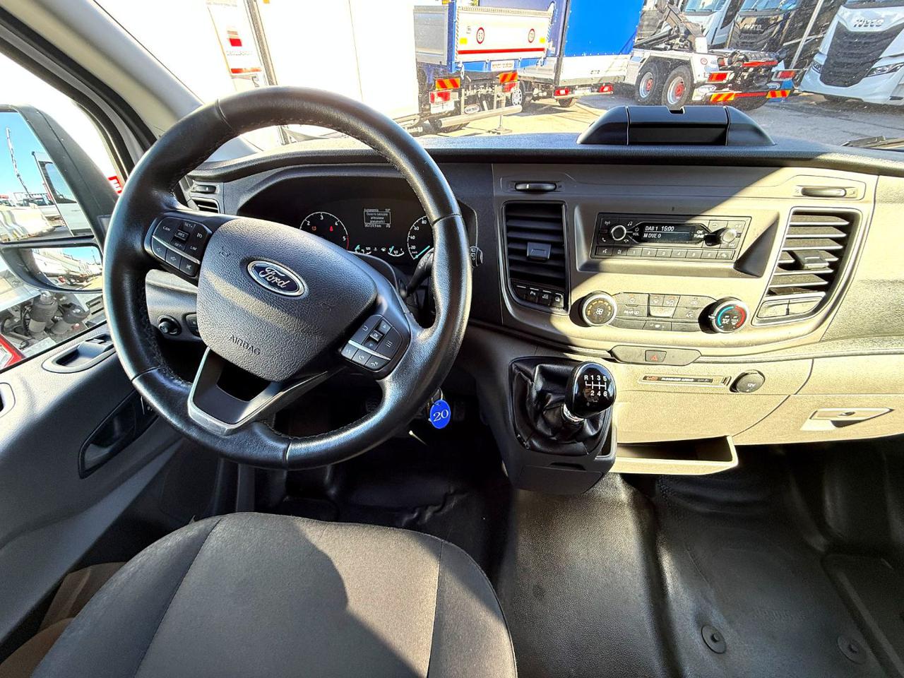 FORD TRANSIT TRASPORTO PERSONE CON DISABILITA - 13