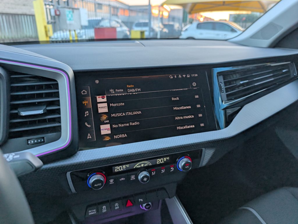 AUDI A1 Allstreet 30TFSI Stronic Identity Contrast Azienda - 14