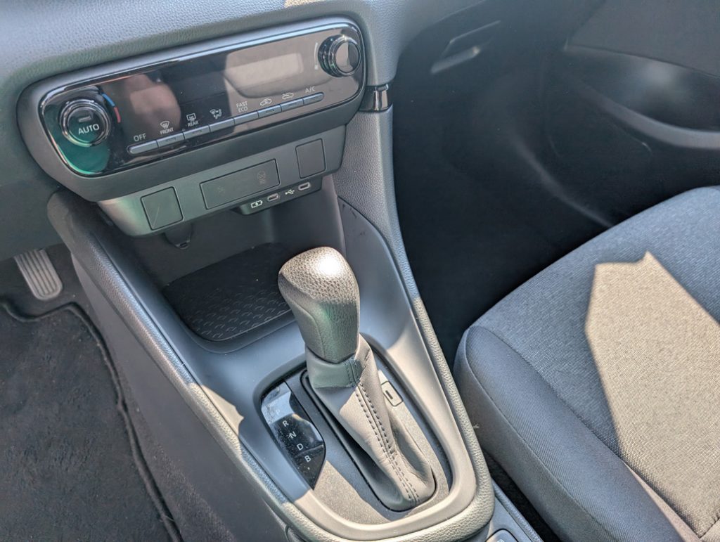 MAZDA 2 Hybrid 1.5 VVT e-CVT Full Hybrid Electric Prime-Li - 29