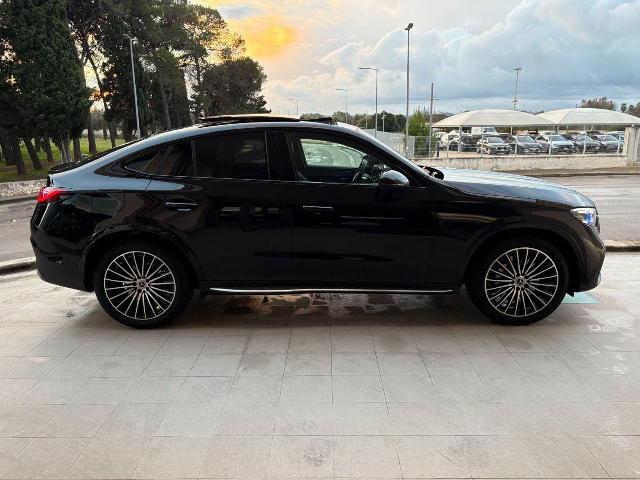 MERCEDES-BENZ GLC 220 d 4Matic Mild hybrid Coupé AMG Line Premium TETTO. - 4