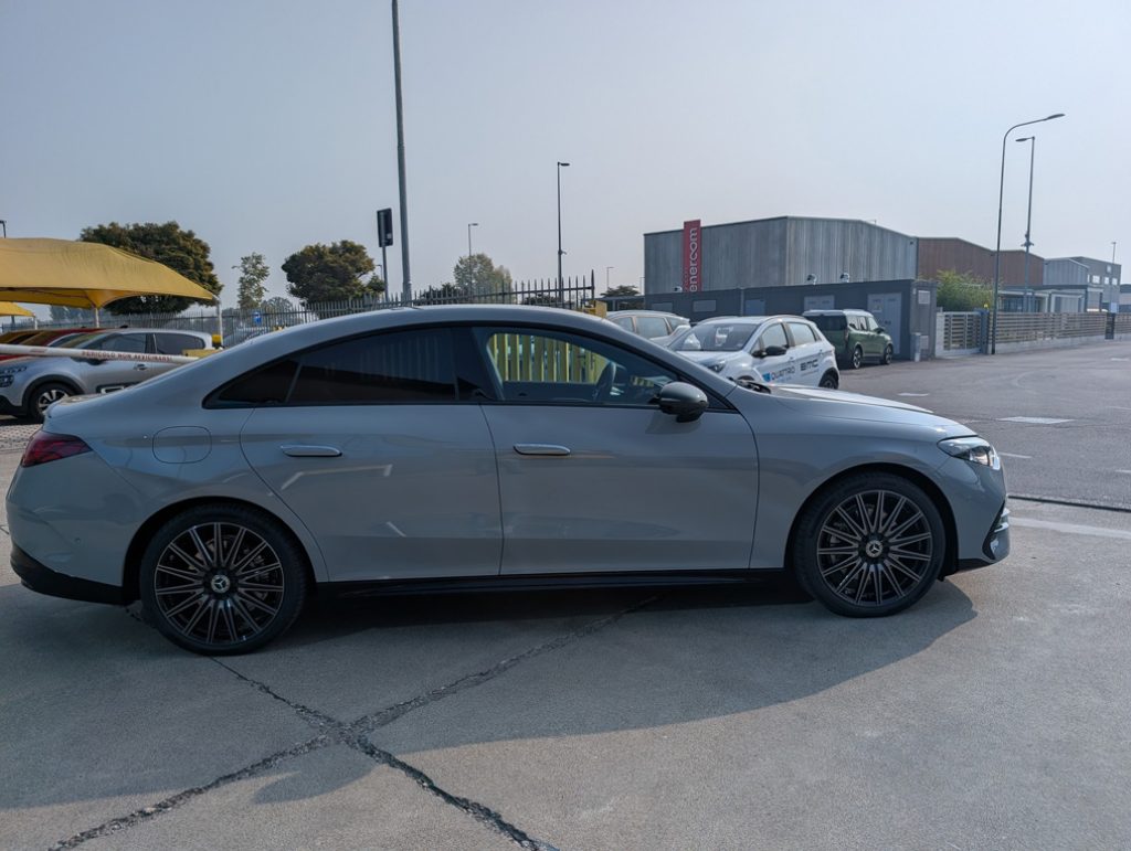 MERCEDES-BENZ CLA 350 EQ 4Matic Premium AMG LINE Plus - 4