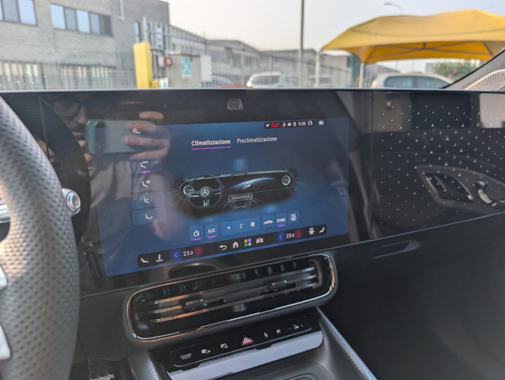 MERCEDES-BENZ CLA 350 EQ 4Matic Premium AMG LINE Plus - 15