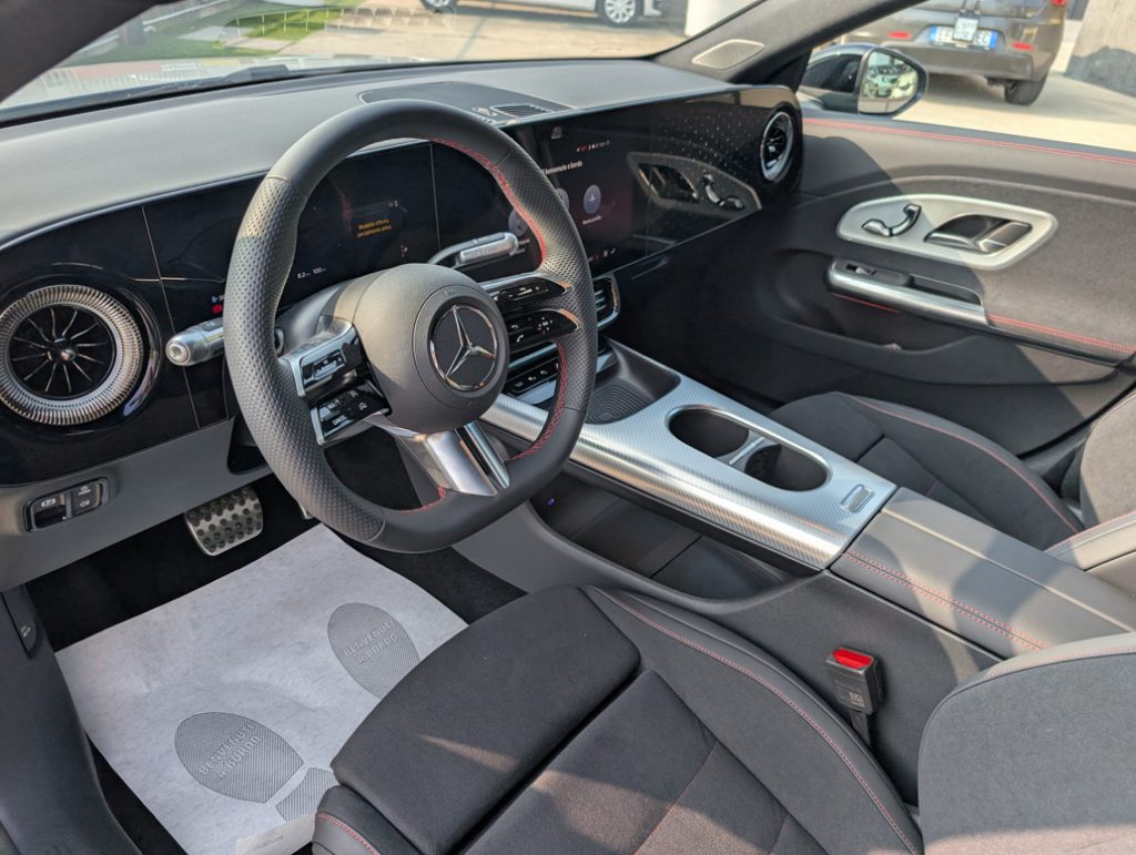 MERCEDES-BENZ CLA 350 EQ 4Matic Premium AMG LINE Plus - 27