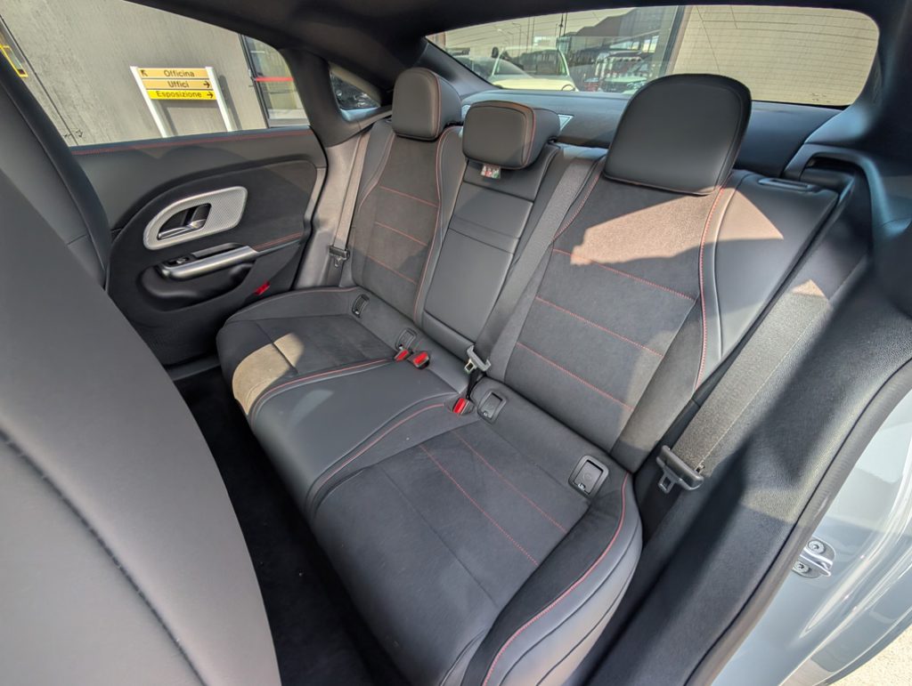 MERCEDES-BENZ CLA 350 EQ 4Matic Premium AMG LINE Plus - 28