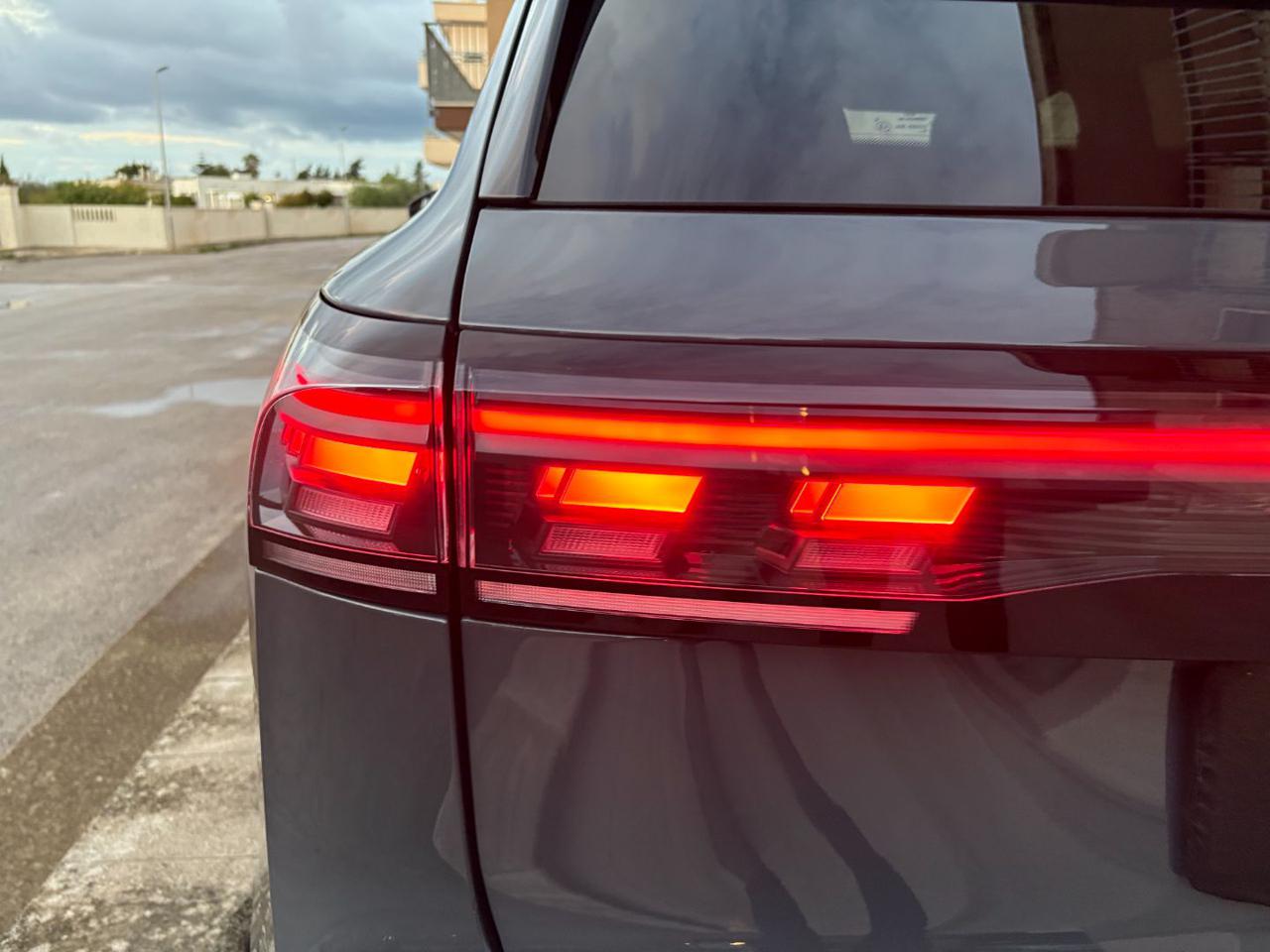 VOLKSWAGEN Tiguan 2.0 TDI 150 CV DSG Life CERCHI 18-RETROCAMERA - 39