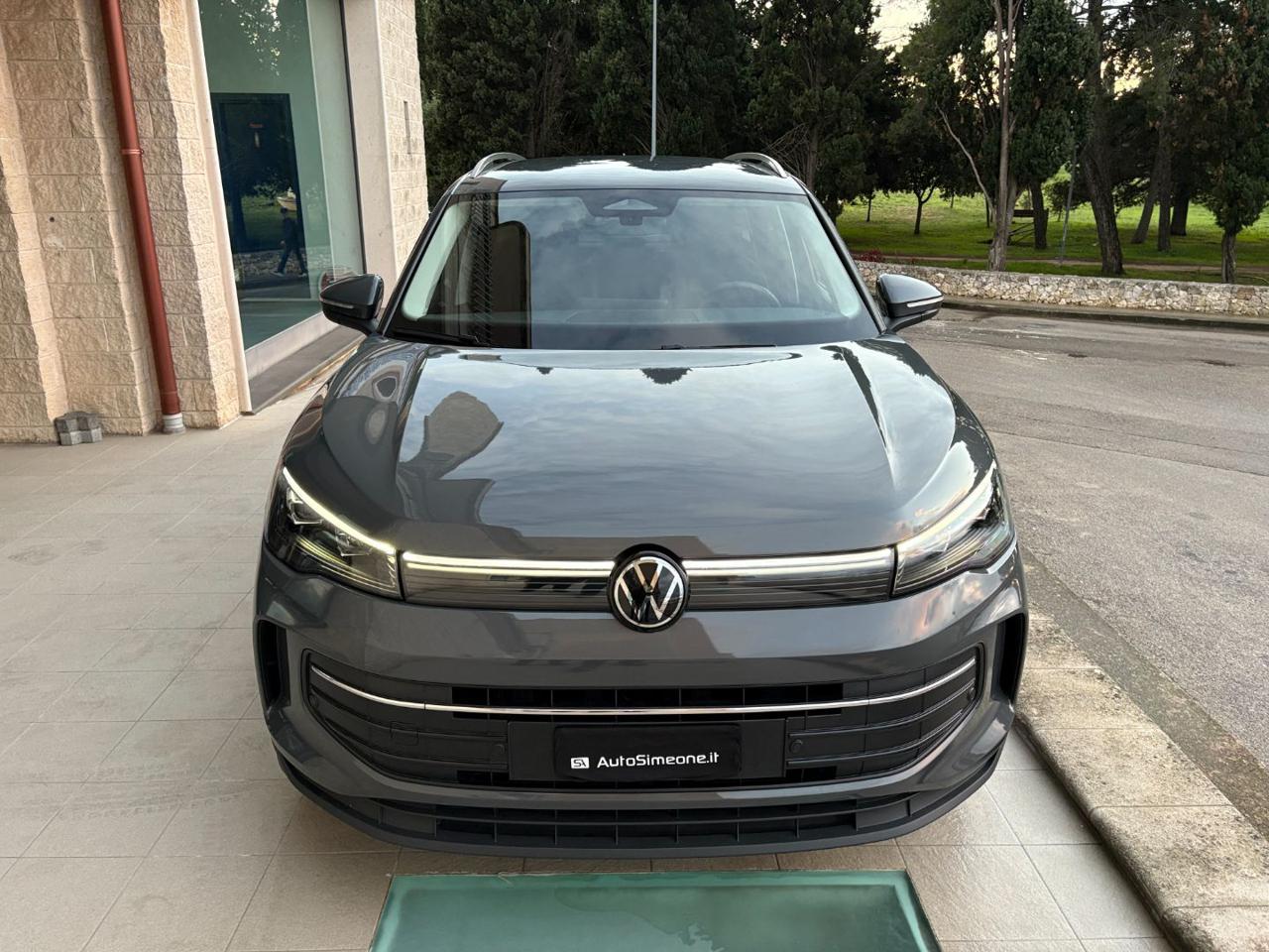 VOLKSWAGEN Tiguan 2.0 TDI 150 CV DSG Life CERCHI 18-RETROCAMERA - 2