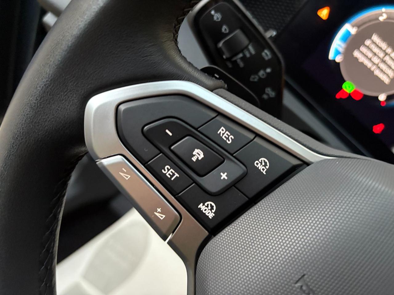 VOLKSWAGEN Tiguan 2.0 TDI 150 CV DSG Life CERCHI 18-RETROCAMERA - 19