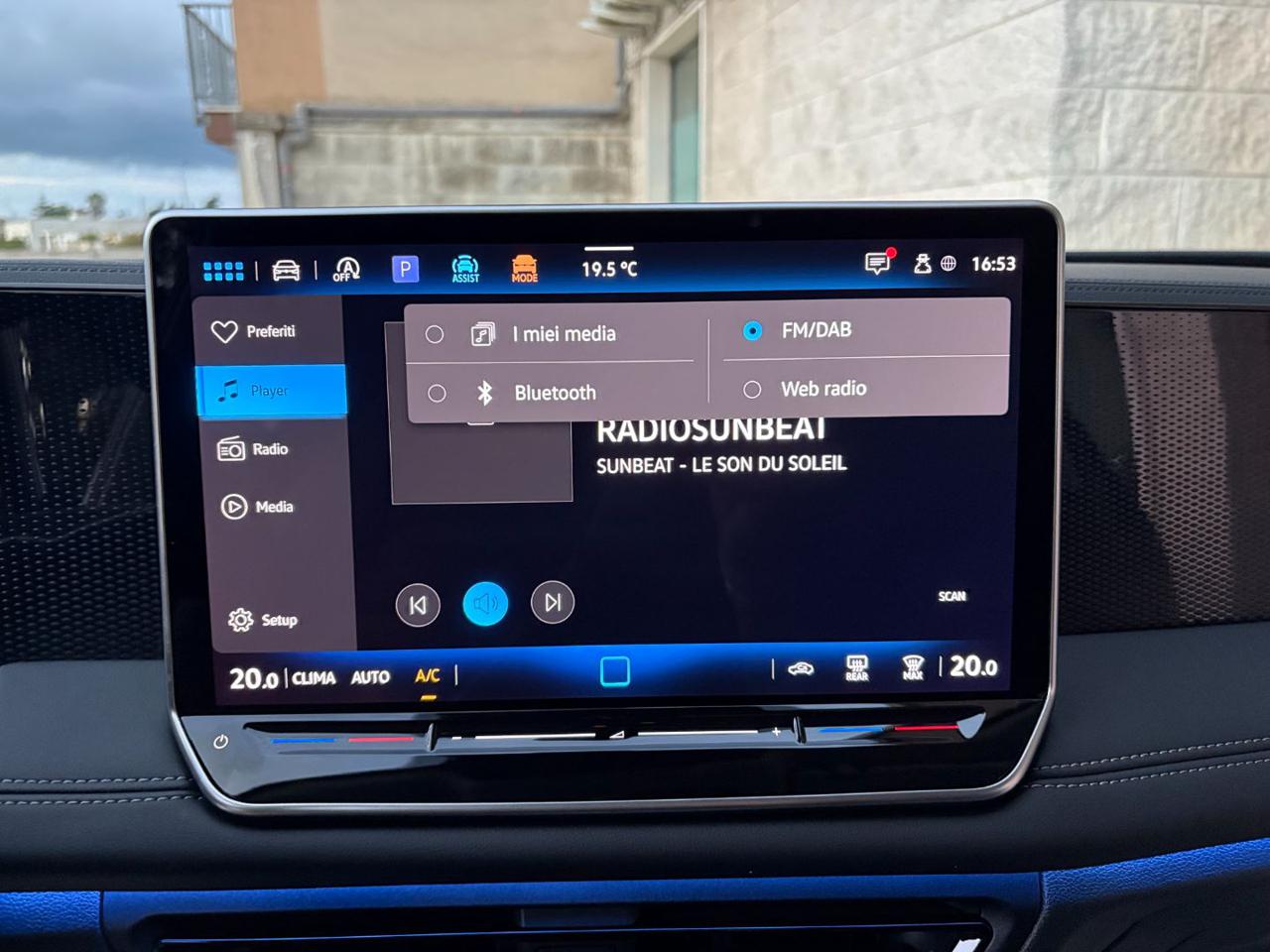 VOLKSWAGEN Tiguan 2.0 TDI 150 CV DSG Life CERCHI 18-RETROCAMERA - 26
