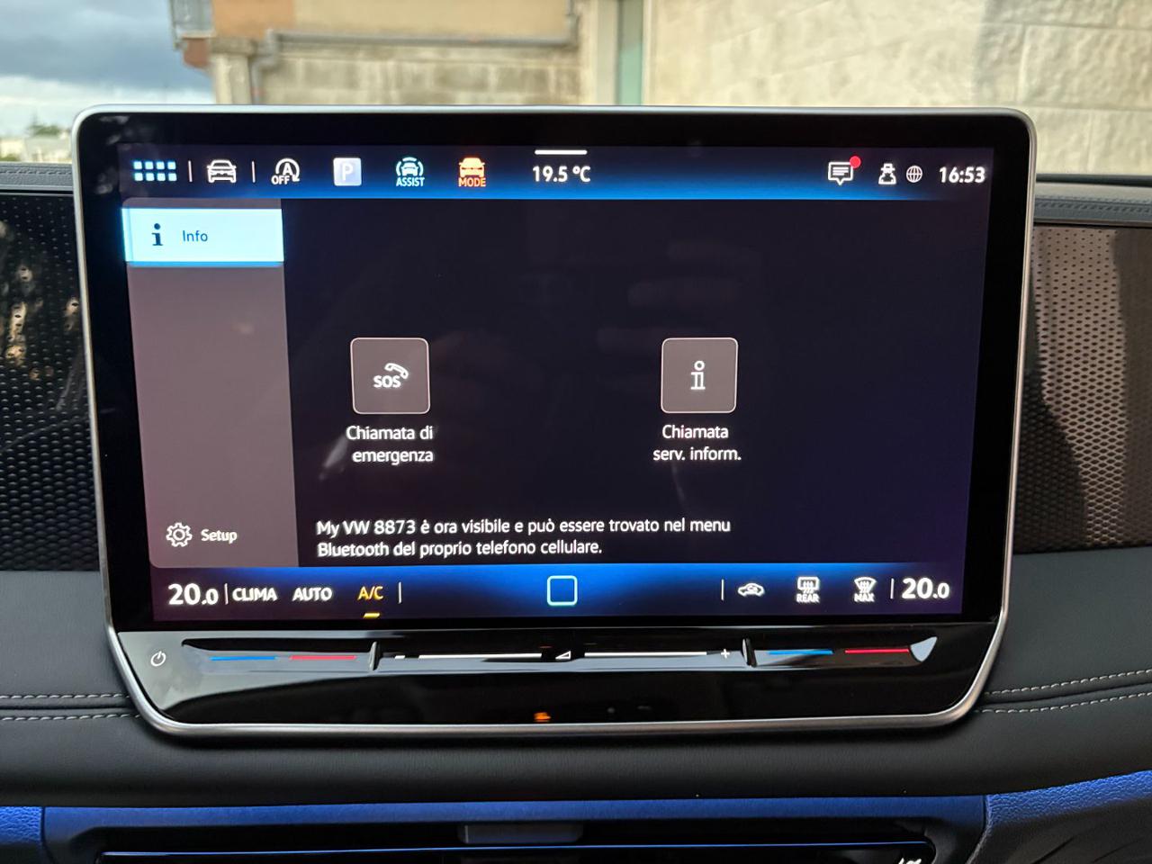 VOLKSWAGEN Tiguan 2.0 TDI 150 CV DSG Life CERCHI 18-RETROCAMERA - 25