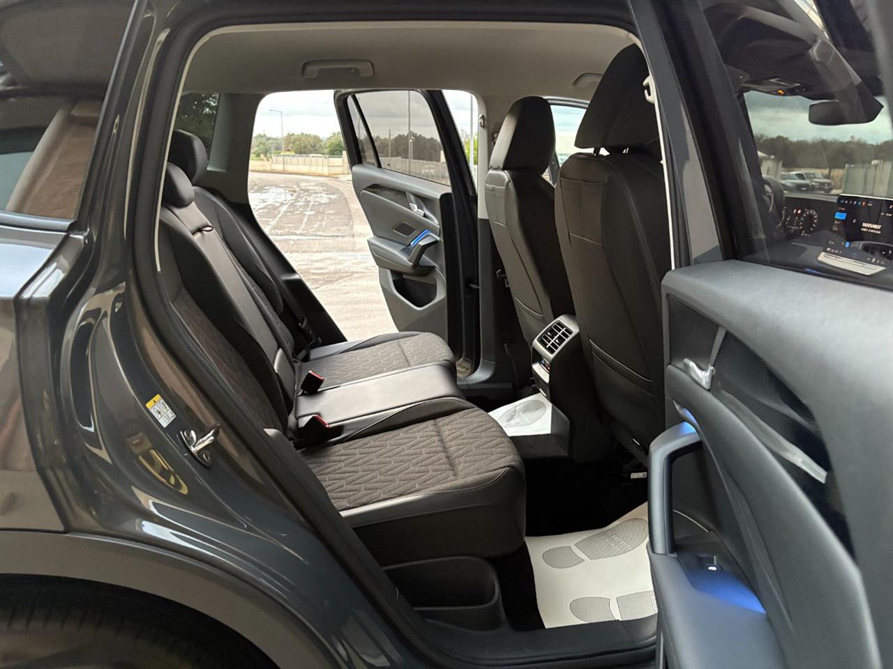 VOLKSWAGEN Tiguan 2.0 TDI 150 CV DSG Life CERCHI 18-RETROCAMERA - 11