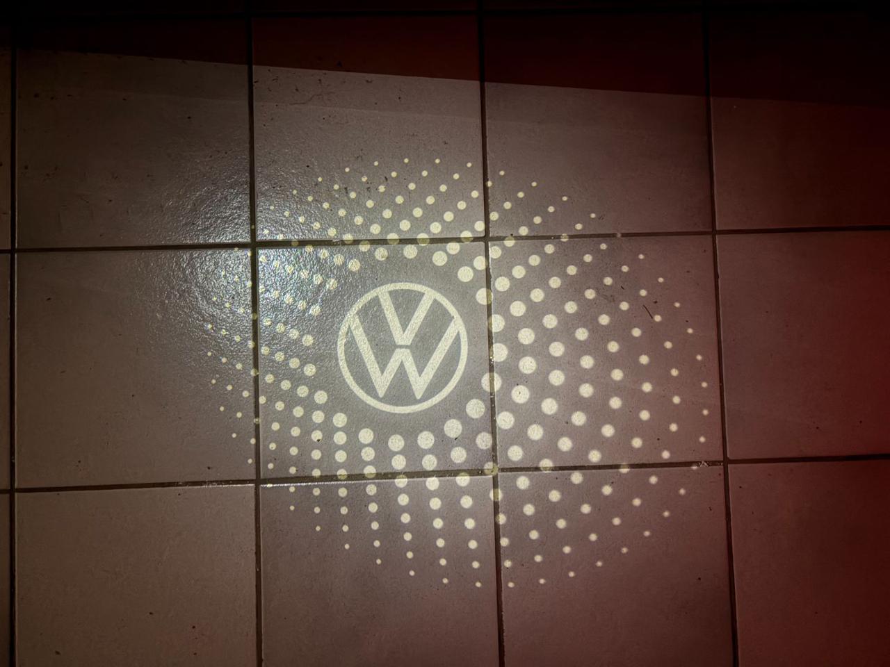 VOLKSWAGEN Tiguan 2.0 TDI 150 CV DSG Life CERCHI 18-RETROCAMERA - 38