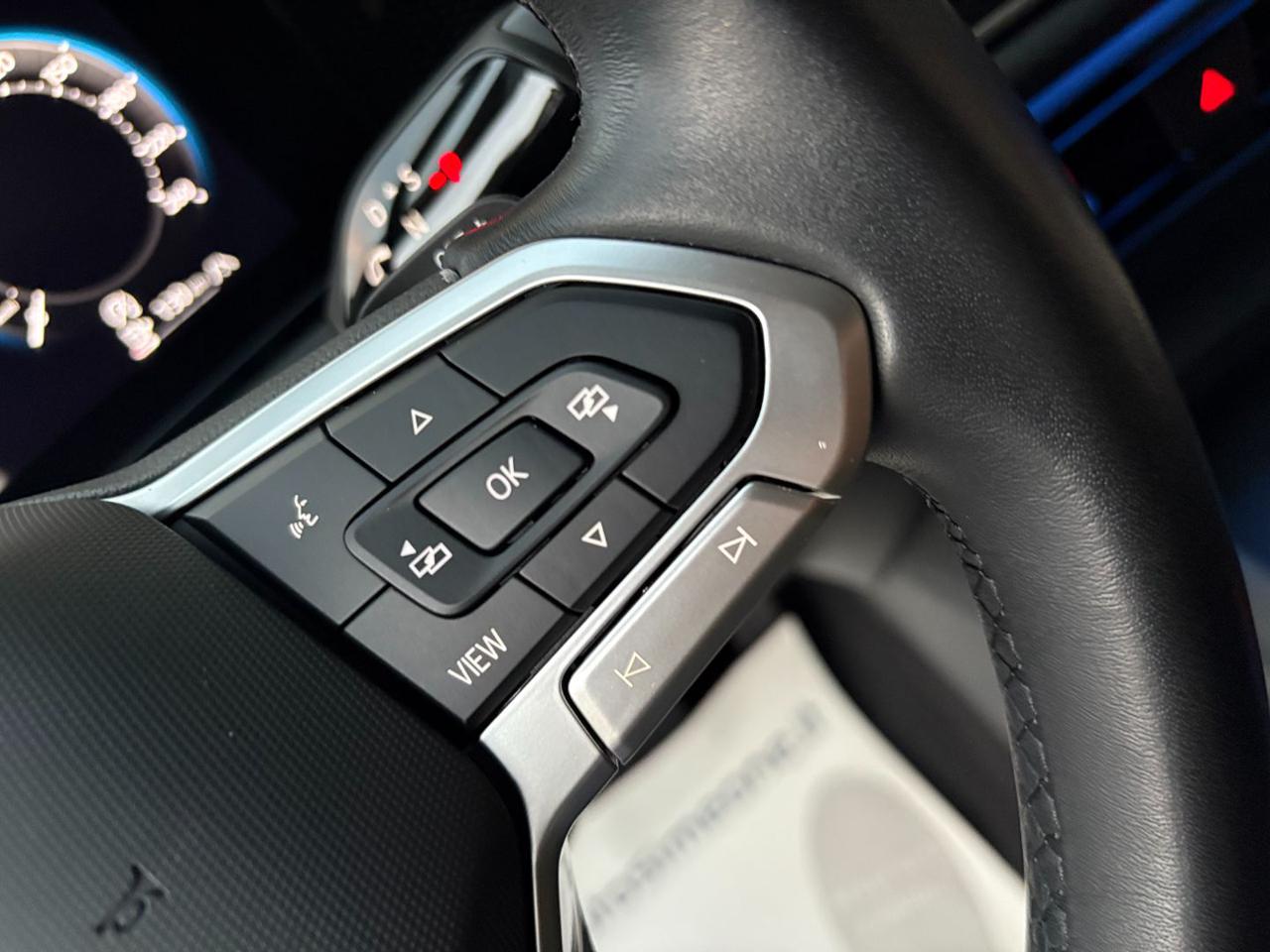 VOLKSWAGEN Tiguan 2.0 TDI 150 CV DSG Life CERCHI 18-RETROCAMERA - 20