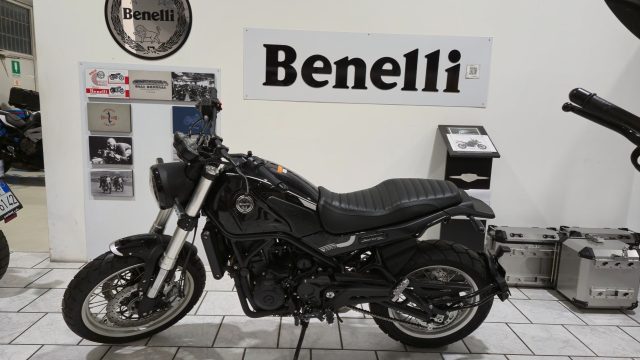 BENELLI Leoncino 500 Nero pastello