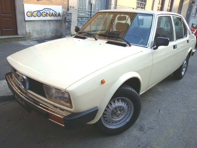 alfa romeo alfetta 2.0 ** whatsapp 3939578915 ** anno 1977